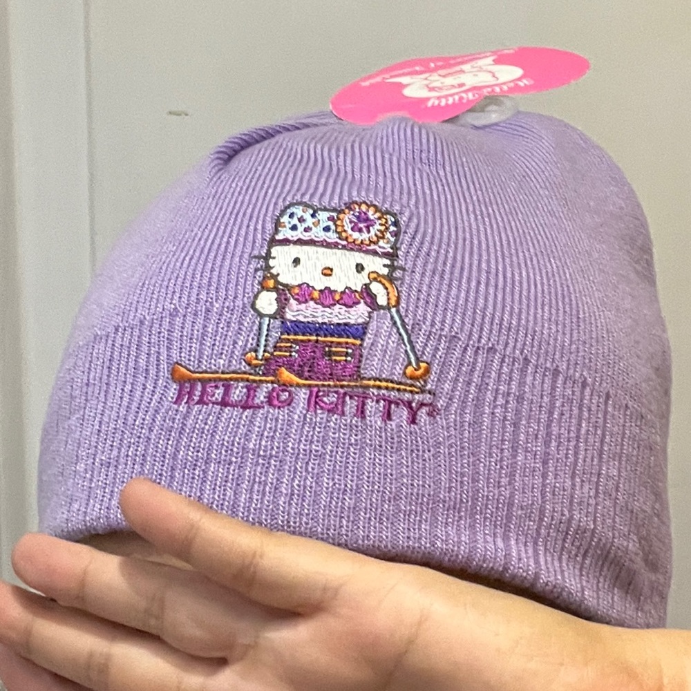 HELLO KITTY Beanie Hat Snow Lilac Embroidered Knit Toque Sanrio Apres Ski Girl